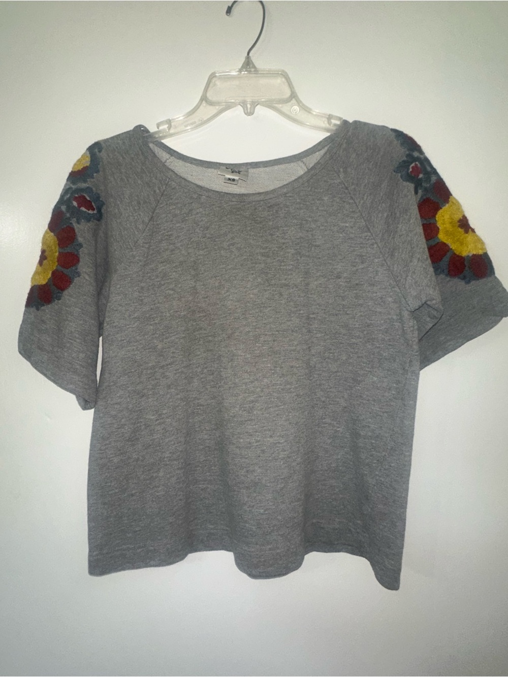 IVY JANE Gray Short-Sleeve Top with Floral Sleeve Embroidery